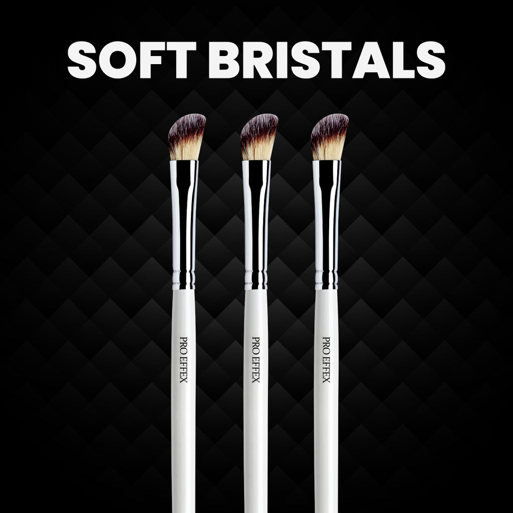 Small Angled Eye Shadow Brush (No 0018)